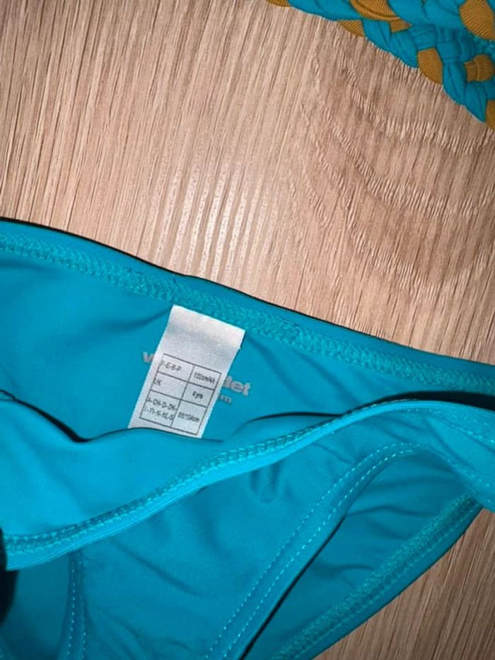 Maillot de bain 2 pièces fille 4 ans comme  neuf - photo numéro 4