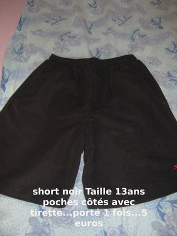 short noir taille 13 ans