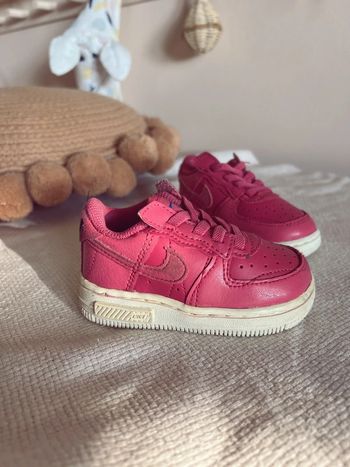 Baskets Nike air force 1 rose framboise taille 21