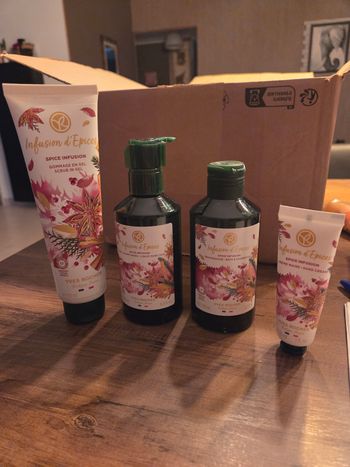 Lots yves rocher neuf