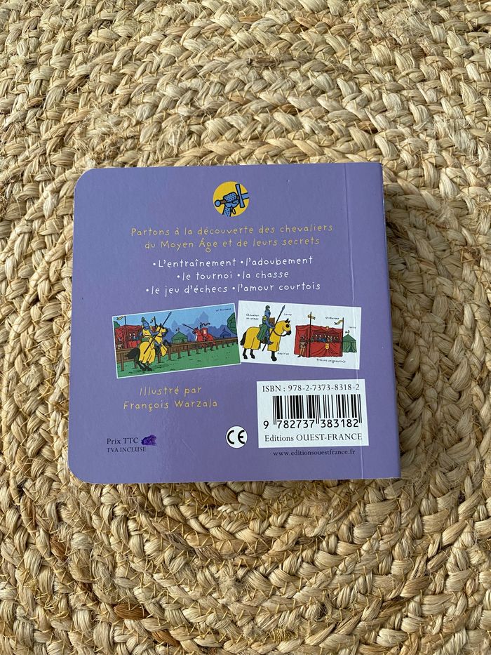 Livre « À la découverte des chevaliers » - photo numéro 2