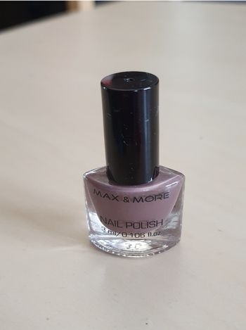 Vernis à ongles neuf Max&More taupe