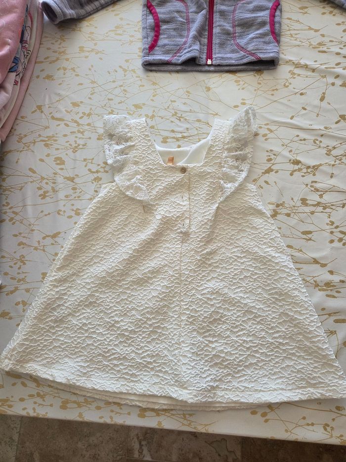 Lot de vêtements fille 23 / 24 mois - Très bon état - photo numéro 10