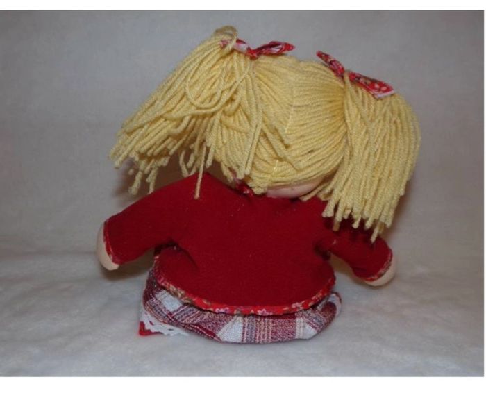 Boite à musique poupée blouson rouge - photo numéro 4