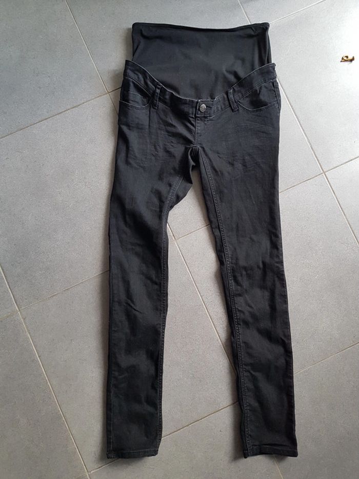 Jean noir de grossesse - photo numéro 3