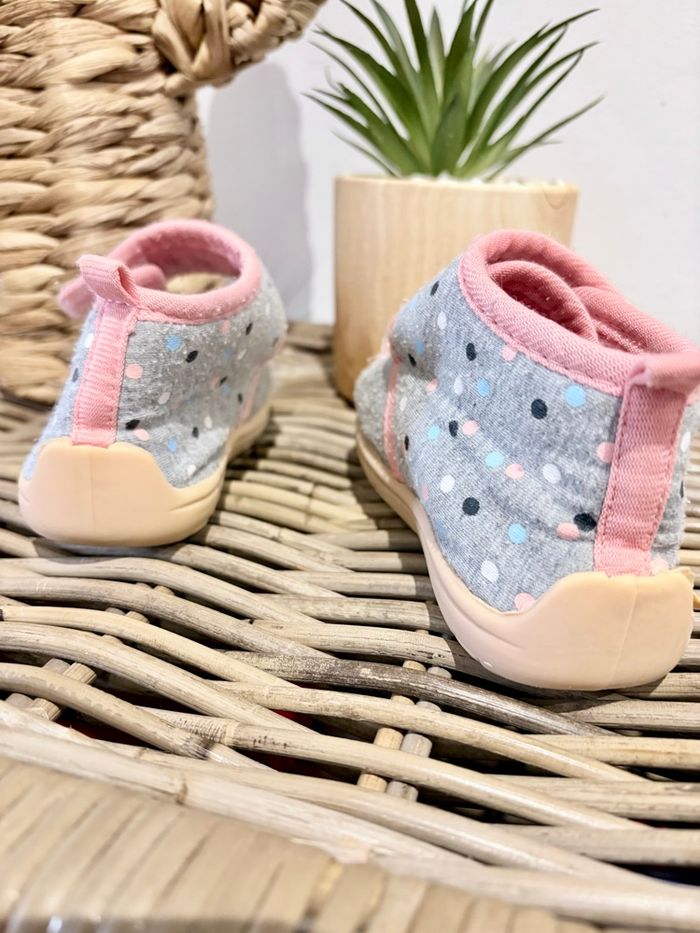 Chaussons bébé fille pointure 22 - photo numéro 7