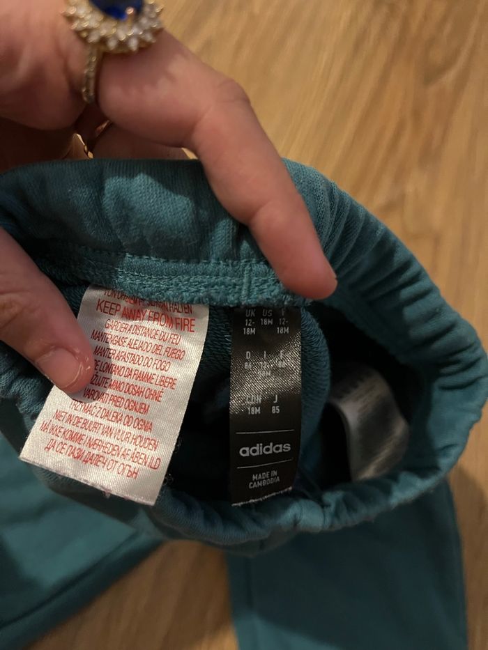 Pantalon adidas 18 mois - photo numéro 2