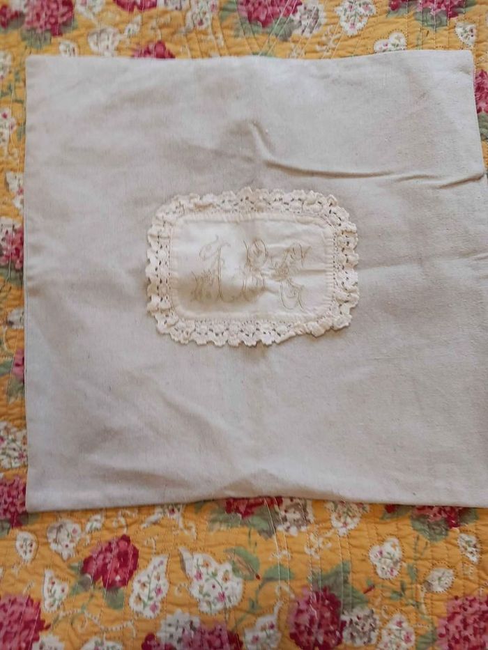 2 Petites taies d'oreillers - photo numéro 3