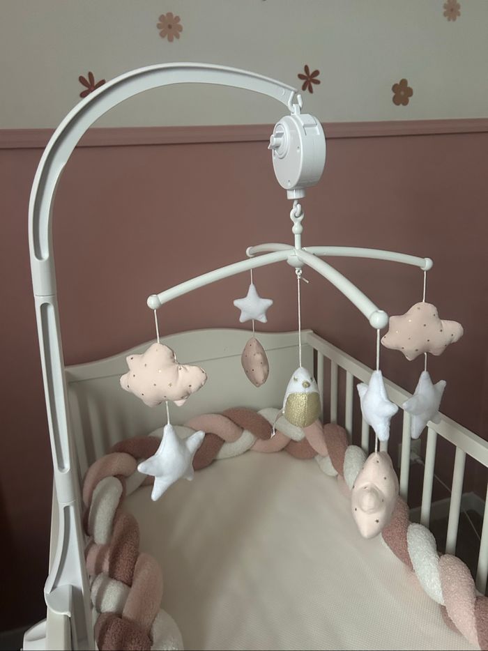 Mobile musical bébé