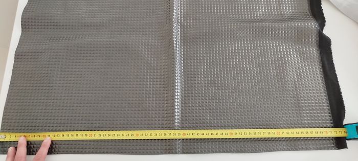 Coupon tissu noir argenté comme simili cuir - photo numéro 3