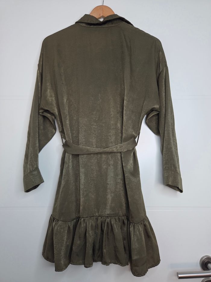 Robe Zara style chemise kaki satinée Taille S - photo numéro 5