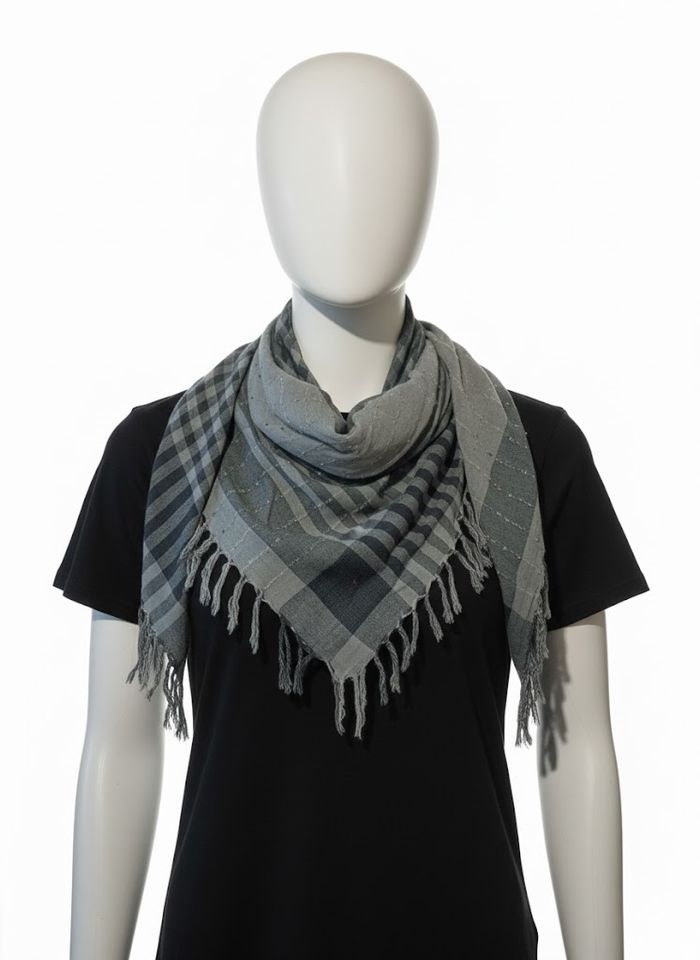 Foulard Chic et Polyvalent – Touche Finale à Vos Tenues !