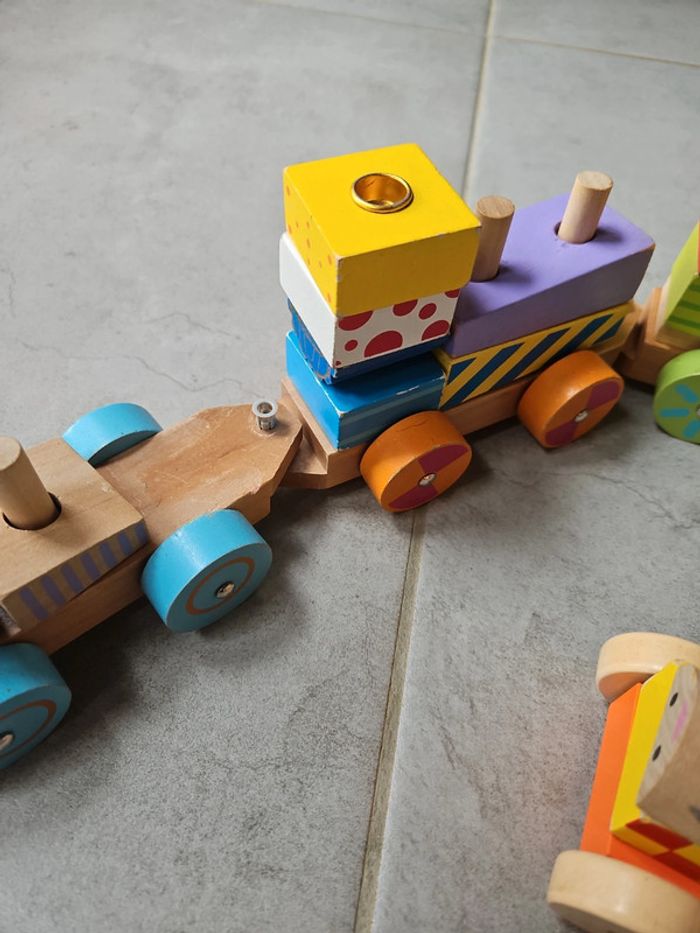 2 trains en bois - photo numéro 2