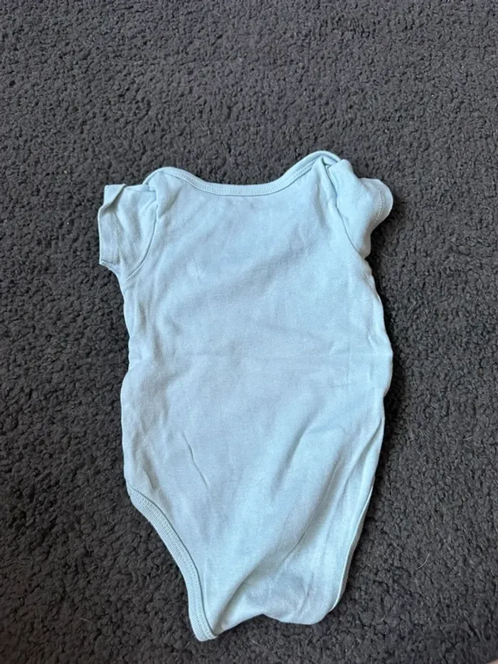 Bodies 9 mois - photo numéro 2