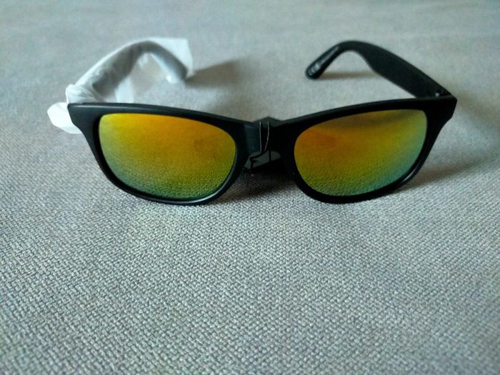Lunettes de soleil enfant – Verres orange miroir & monture noire mat - photo numéro 2