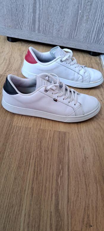 Basket Tommy Hilfiger taille 42 blanc
