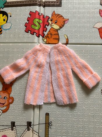 Vend gilet en laine fait à la main taille 6 mois