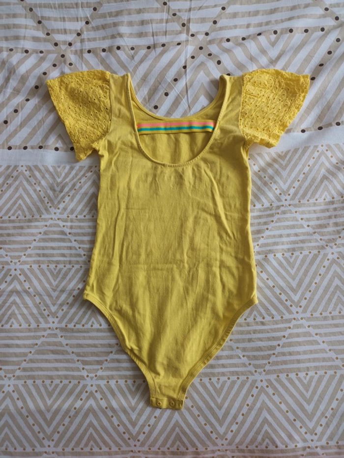 Body jaune - photo numéro 2