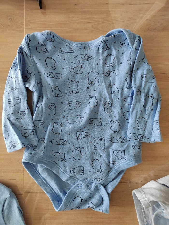 Lot de 3 bodies 12 mois - photo numéro 4