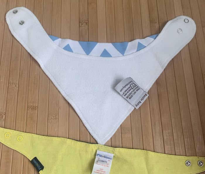 2 bavoirs - photo numéro 4