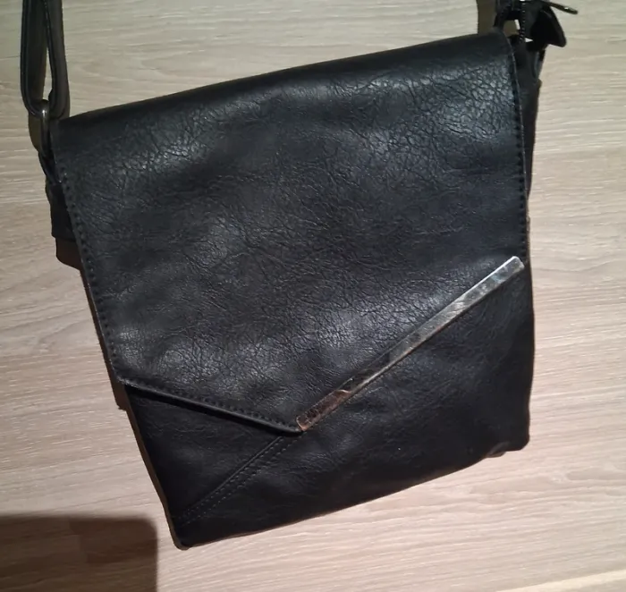 Sac a main en cuir avec grande lanière