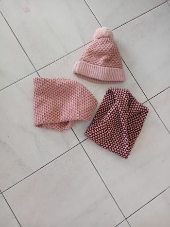 Bonnet et tours de cou fille âge 2/3ans