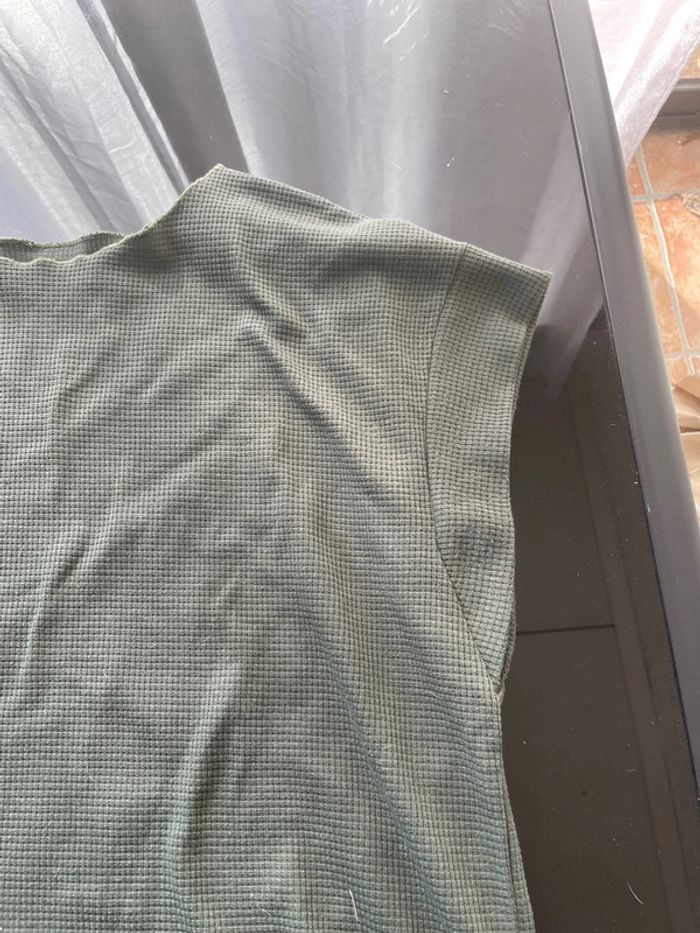 T-shirt kaki en taille M - photo numéro 2