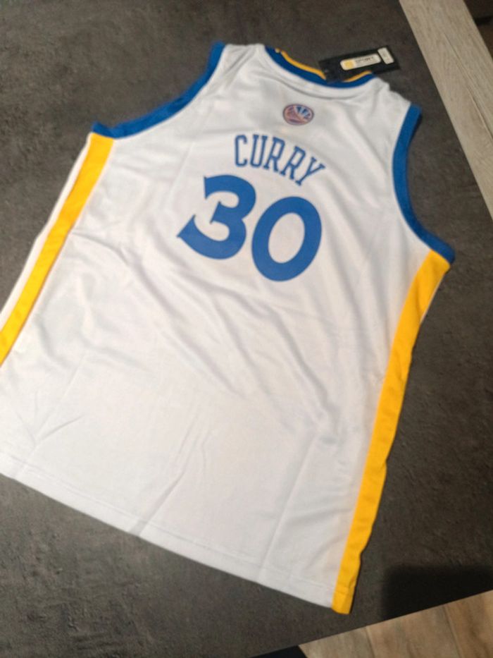 Tenue NBA golden state warriors Stephen Curry blanc. T.30 - photo numéro 2