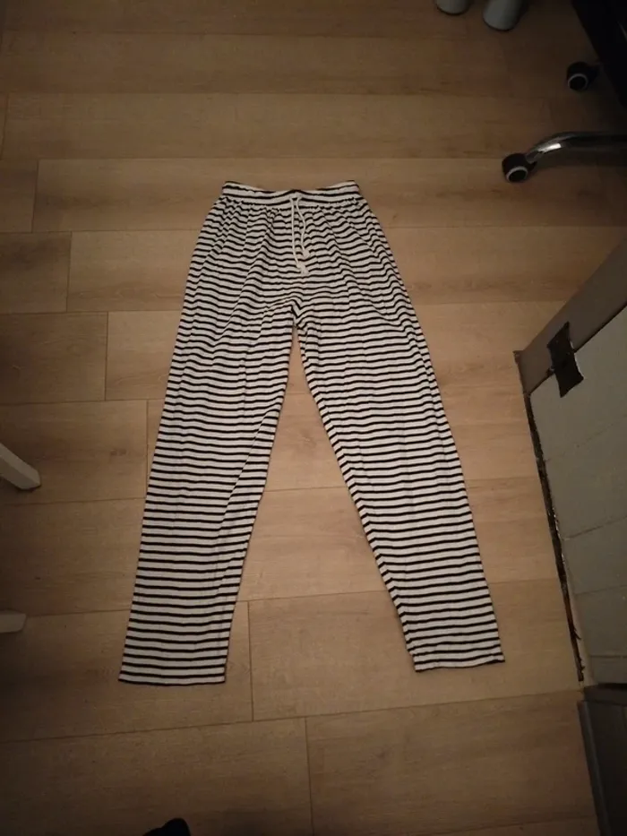 Pantalon élastique rayé