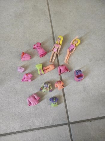 Lot de deux poupées et leurs accessoires Polly pocket