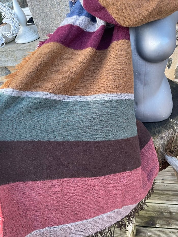 Grande écharpe à rayure colorée - photo numéro 4