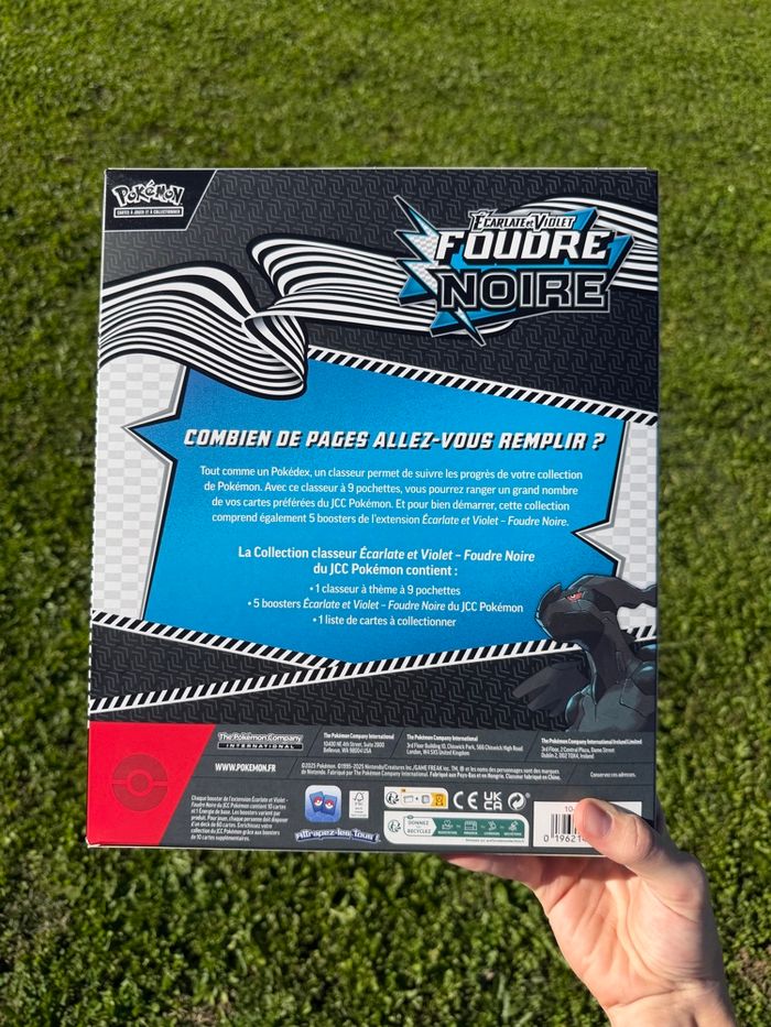 Coffret classeur Pokémon foudre noir - photo numéro 3