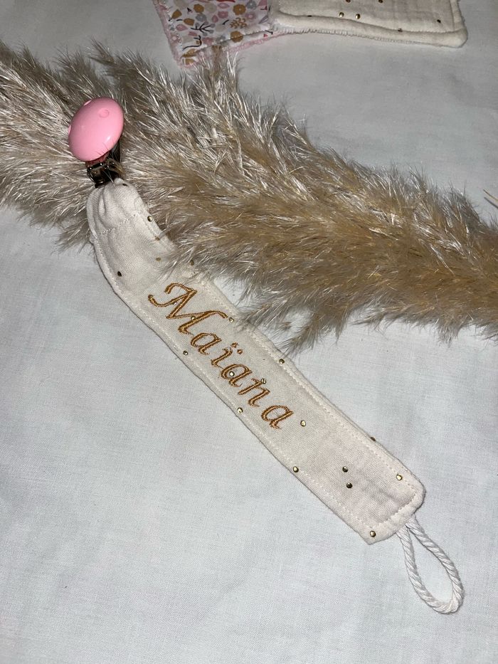 Attache tétine