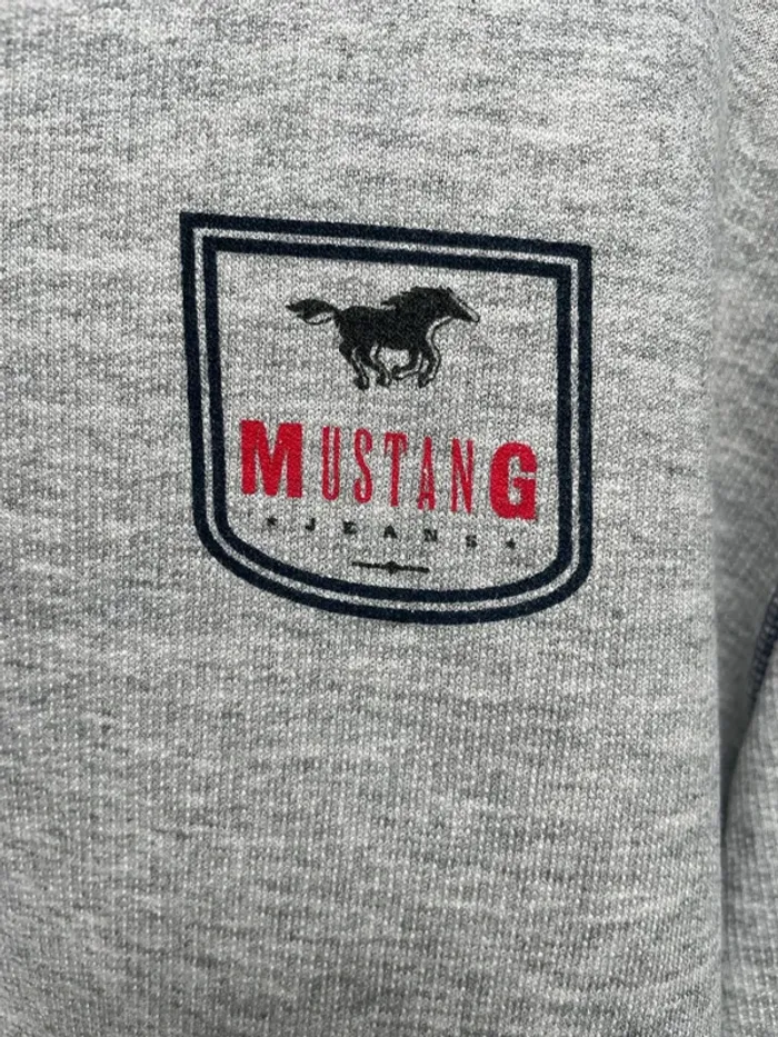 Mustang vintage V-neck grey sweater Mens Small car racing nascar - photo numéro 2