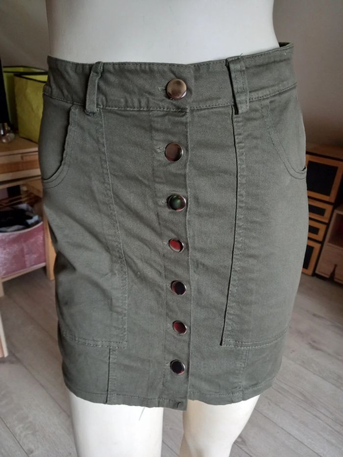 Jupe boutonnée taille S - photo numéro 2