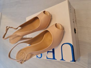 Sandale à plateforme nude Guess Pointure 37