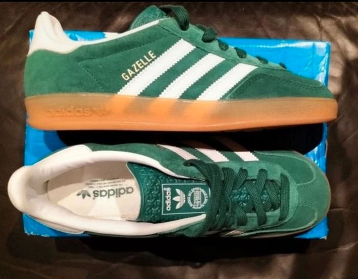 Baskets Adidas Gazelle couleur vert foncé/ vert sapin