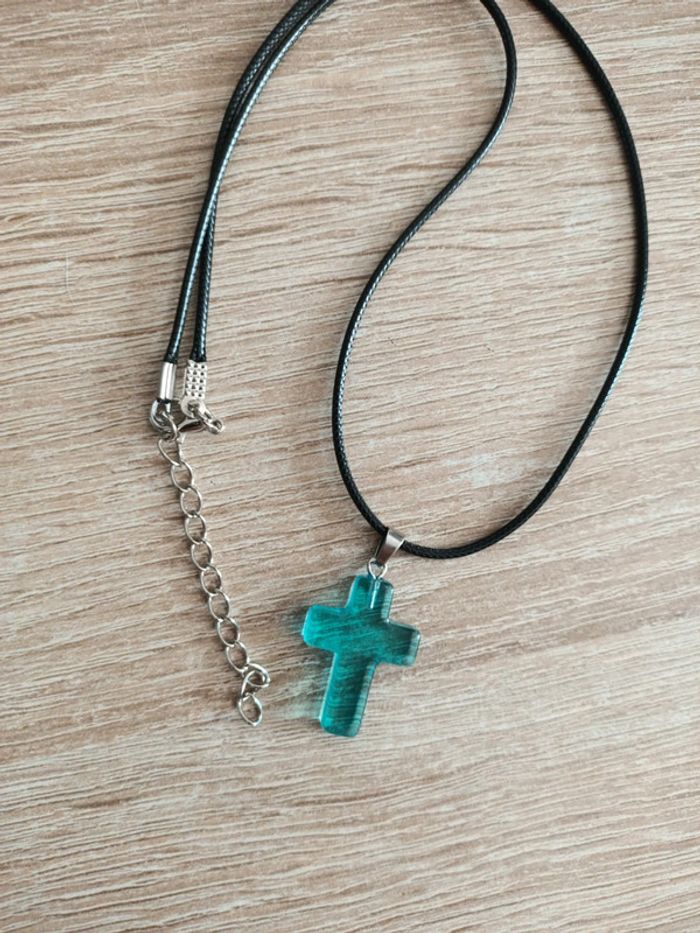 Collier + pendentif croix de Jésus - photo numéro 3