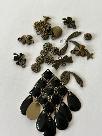 C458, lot breloques vrac