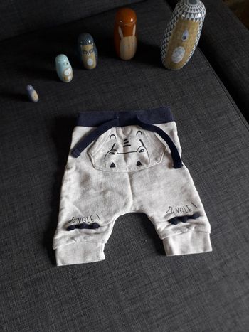 Pantalon type sarouel 3 mois kiabi