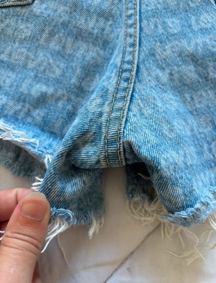 Short Levi’s Ribcage mini court W27 taille haute 36/38 S/M effet frangé imprimé logo bleu clair - photo numéro 10