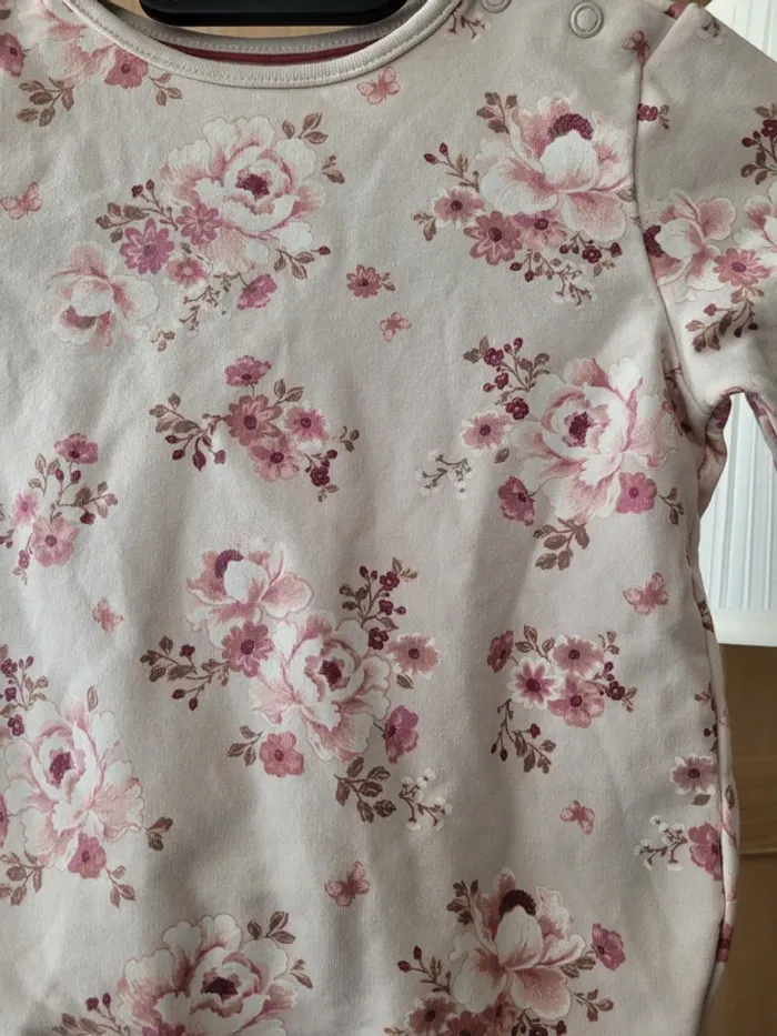 Pull C&A fille 12-18 mois - photo numéro 2