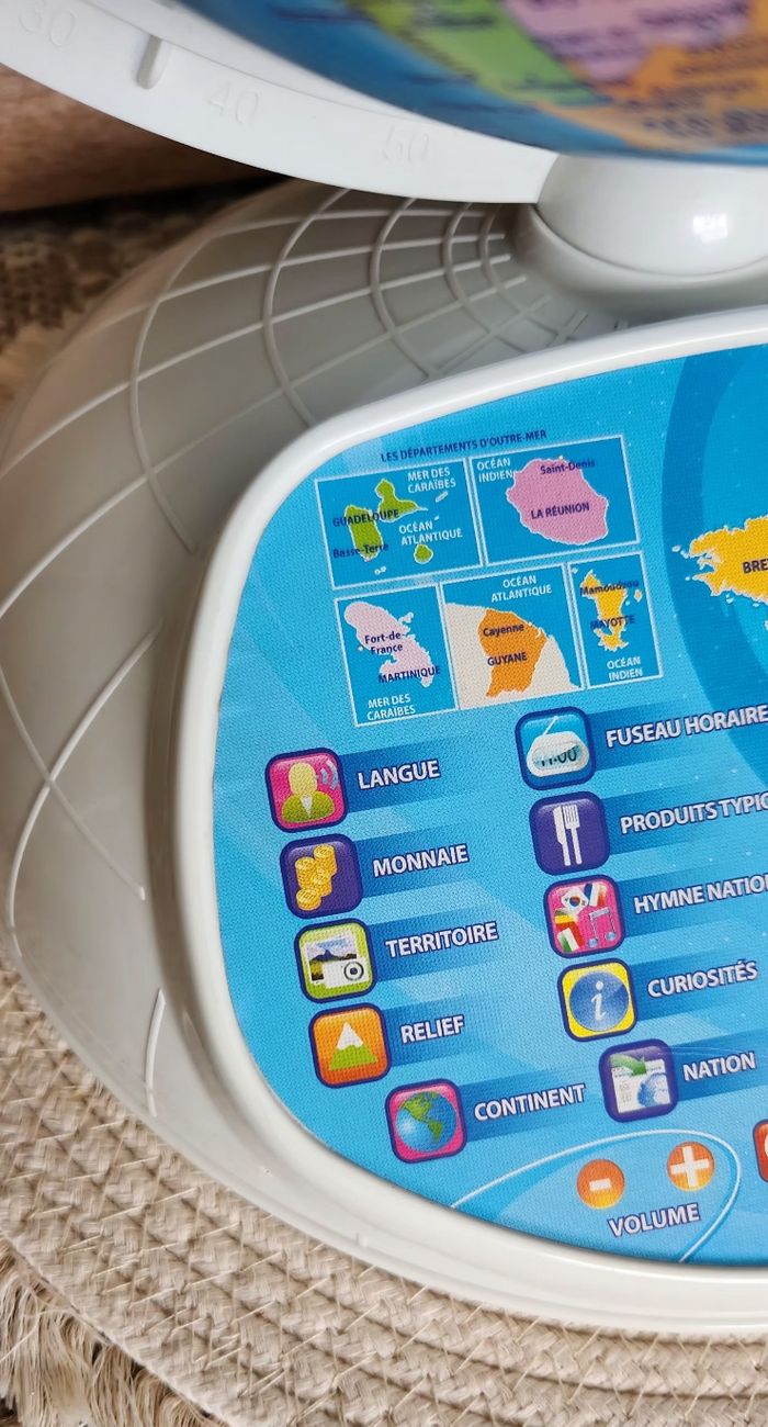 Globe 🌎 Terrestre interactif Clementoni - photo numéro 2