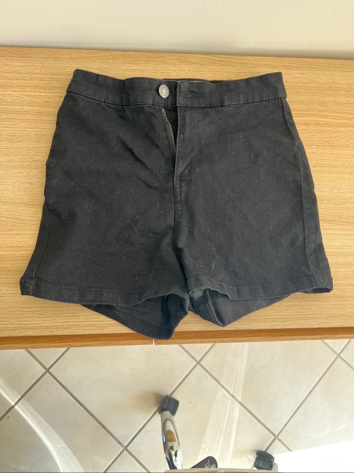 Short en jean noir - photo numéro 2