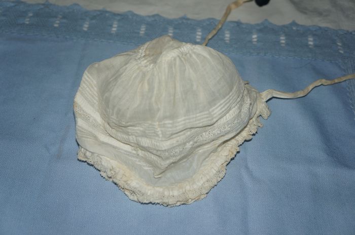 Bonnet bébé ancien - photo numéro 3