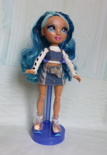 poupee Rainbow High Skyler Bradshow