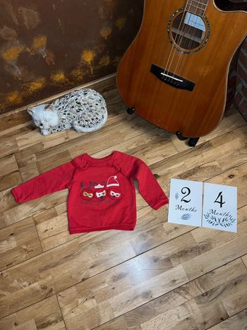 Joli sweat rouge Noël très bon état vertbaudet 2ans