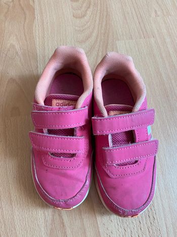 Jolie paire de baskets roses Adidas T. 26 fille