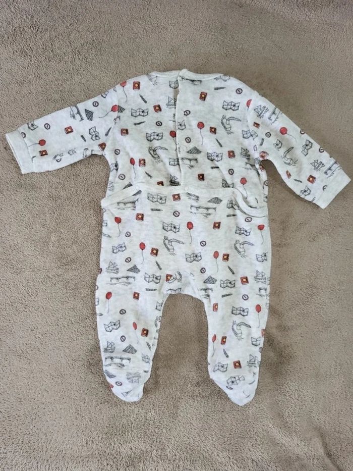 Pyjamas 1 mois - photo numéro 3