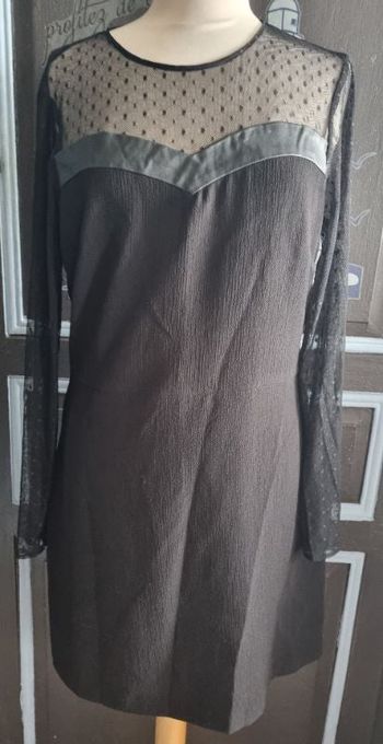 Robe chic avec effet dentelle taille 42 Morgan